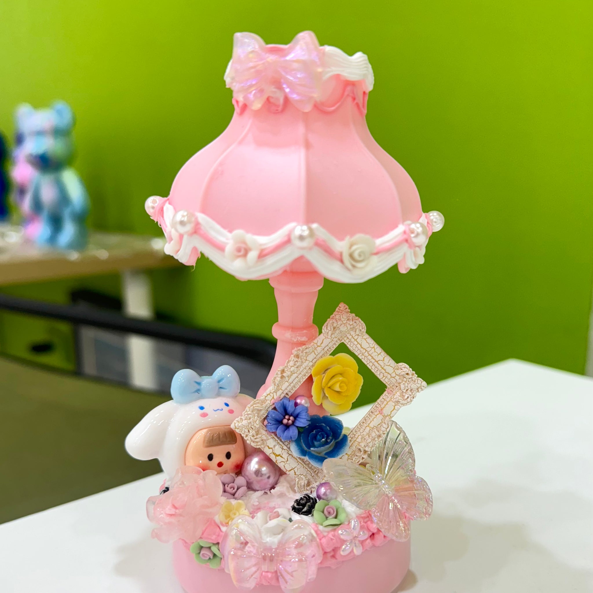Retro Lamp-Cream Glue